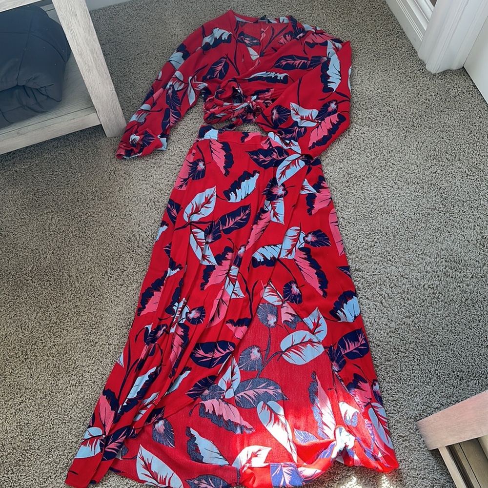 Women’s size Small Express patterned skirt and wrap top set